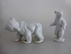 2 Tierfiguren, Rosenthal / Selb, schreitender Bär, Entw.: Gustav Oppel (h. 11cm) undstehender Bär,