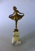 Art Deco Tänzerin, Bronze auf Steinsockel, bez. "Mankows", h. m. Sockel 17cm