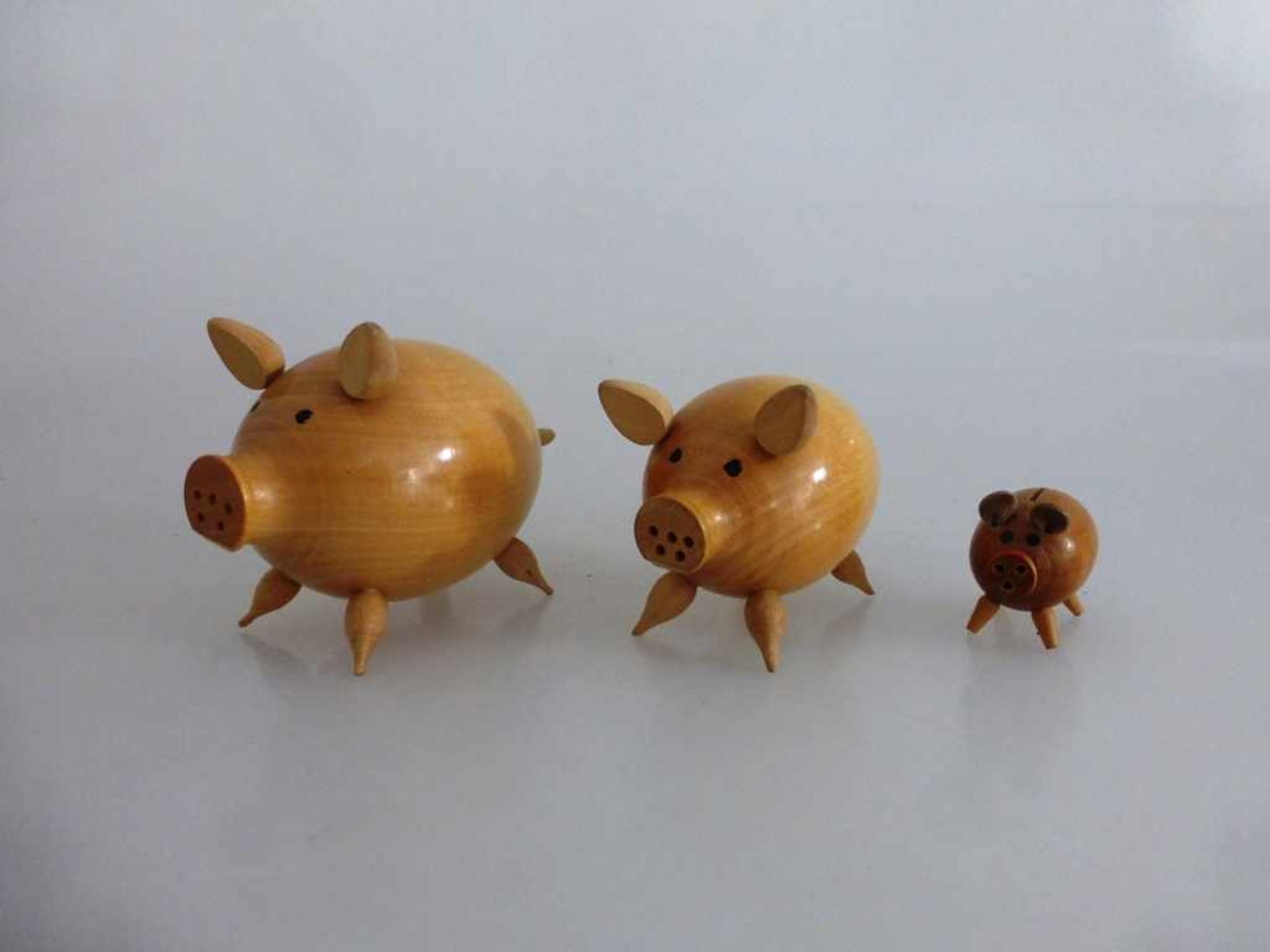 Salz- und Pfefferstreuer in Form eines Schwein, Holz, wohl Skandinavien, 1960er Jahre, h.3-6cm