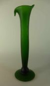 Jugendstil Vase, schlanke Form mit Scheibenfuß, dieser mit Abriss, h. 35cm
