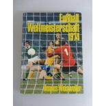 Fußball WM 1974, Buch von Hennes Weisweiler, mit orig. Unterschrift von Weisweiler