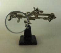 Opitsches Gerät für Uhrmacher mit Lupenglas
