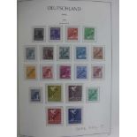 Briefmarken Sammlung Berlin, 1948 - 1990 komplett **, auf Leuchtturm Vordruckblätter, Rot-und