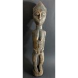 Afrika - Elfenbeinküste, stehende weibliche Figur der Baule, Holz geschnitzt, h. 52cm- - -18.00 %