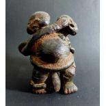 Afrika - Kongo, Tongefäß, männliche Figur der Bakongo, h. 17,5cm- - -18.00 % buyer's premium on