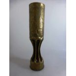 Reservistika - Vase aus Geschosshülse, Wandung mit Eichenlaub dekoriert, h. 34cm- - -18.00 % buyer's
