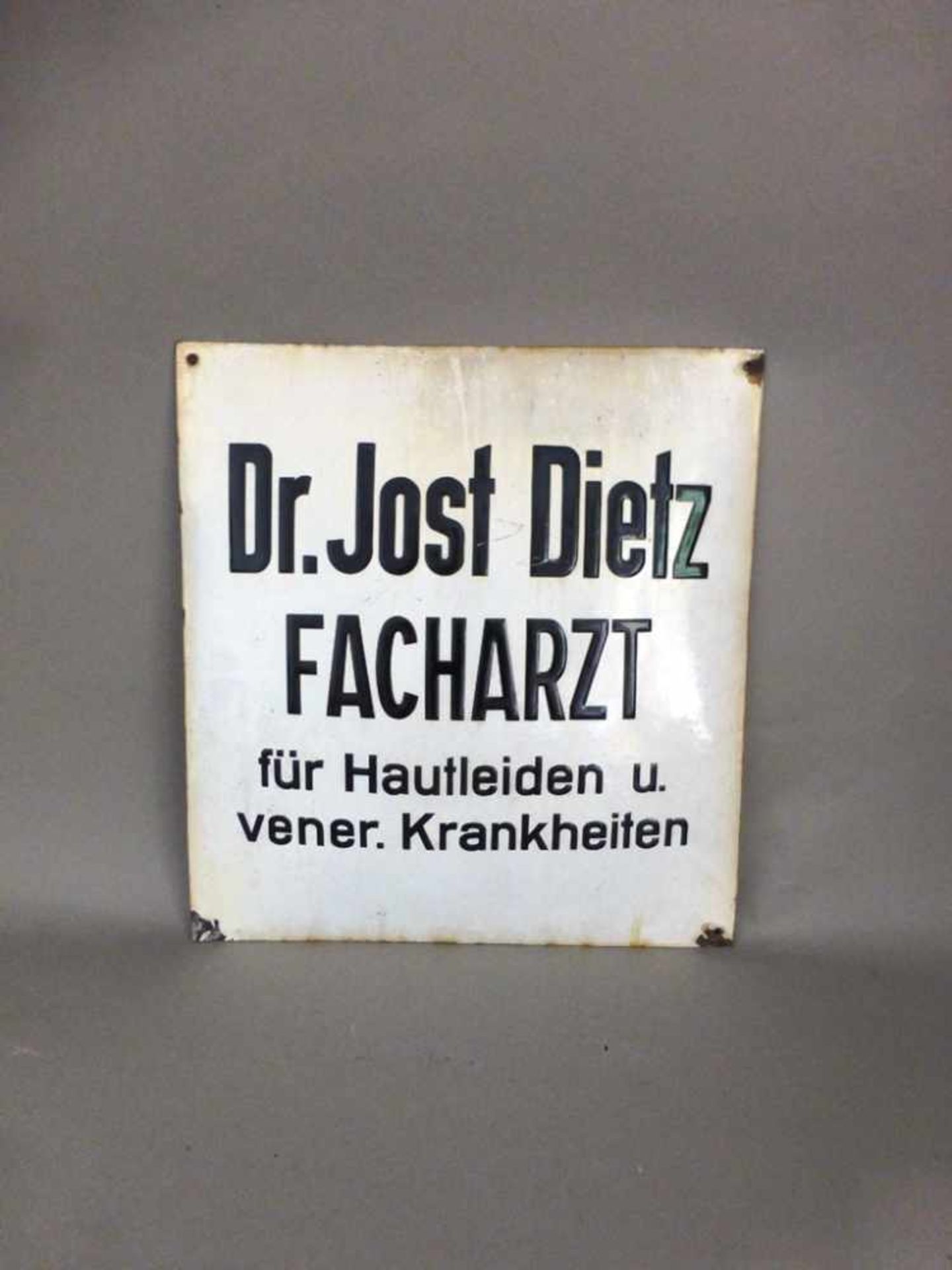 Emailleschild "Dr. Jost Dietz - Facharzt für Hautleiden und vener. Krankheiten",Altersschäden,