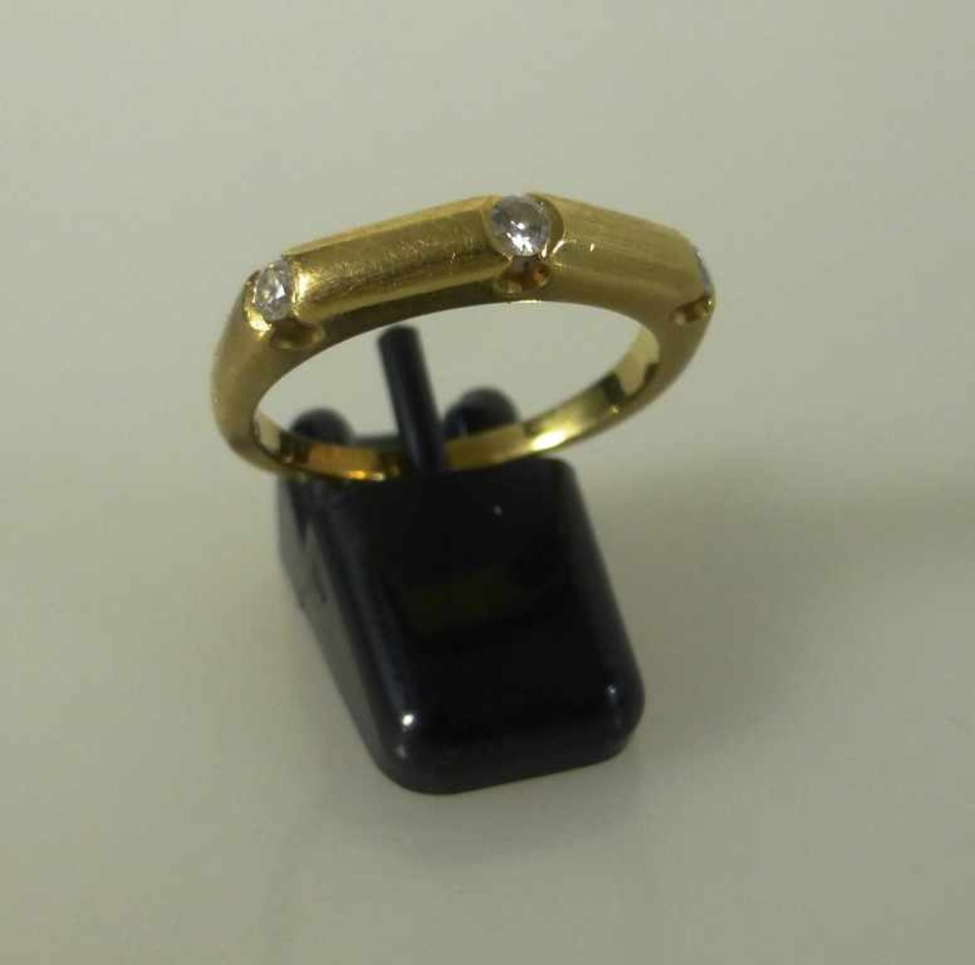 Diamantring, Gelbgold 750, Ringschiene mit 4 Diamanten, RG 16mm, 4g.- - -18.00 % buyer's premium