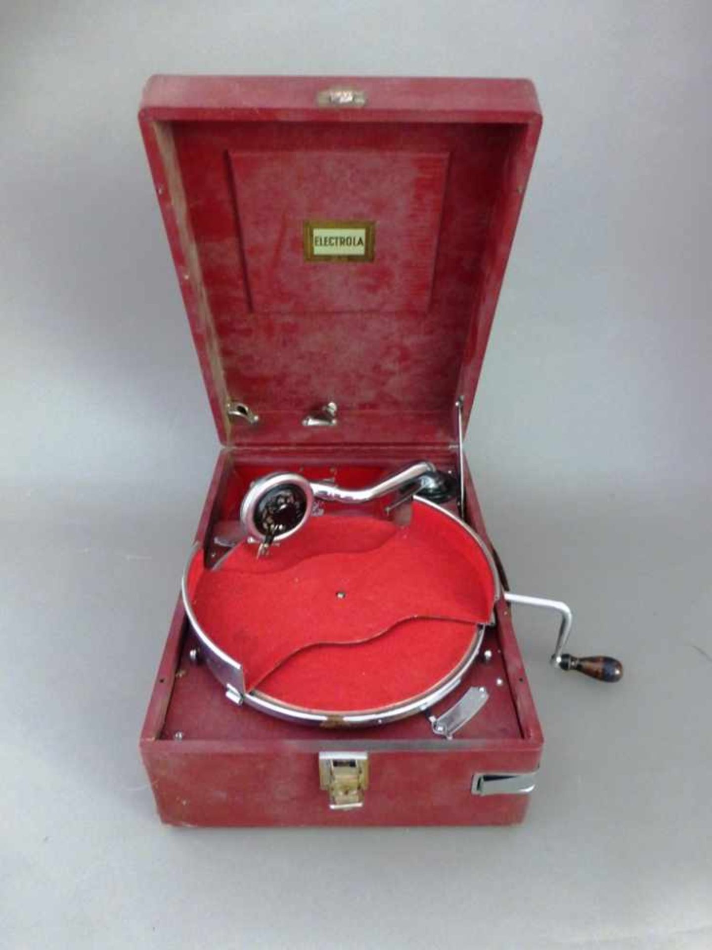 Electrola Koffergrammophon, deutsch, 1930er Jahre, Federwerk, Kurbel, Holzkasten rotbeledert, ca.