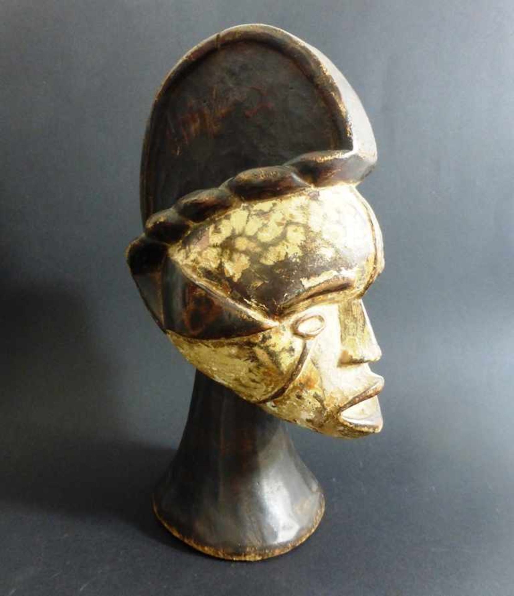 Afrika - Nigeria, Tanzaufsatz in Kopfform der Idoma, Holz, h. 28cm- - -18.00 % buyer's premium on