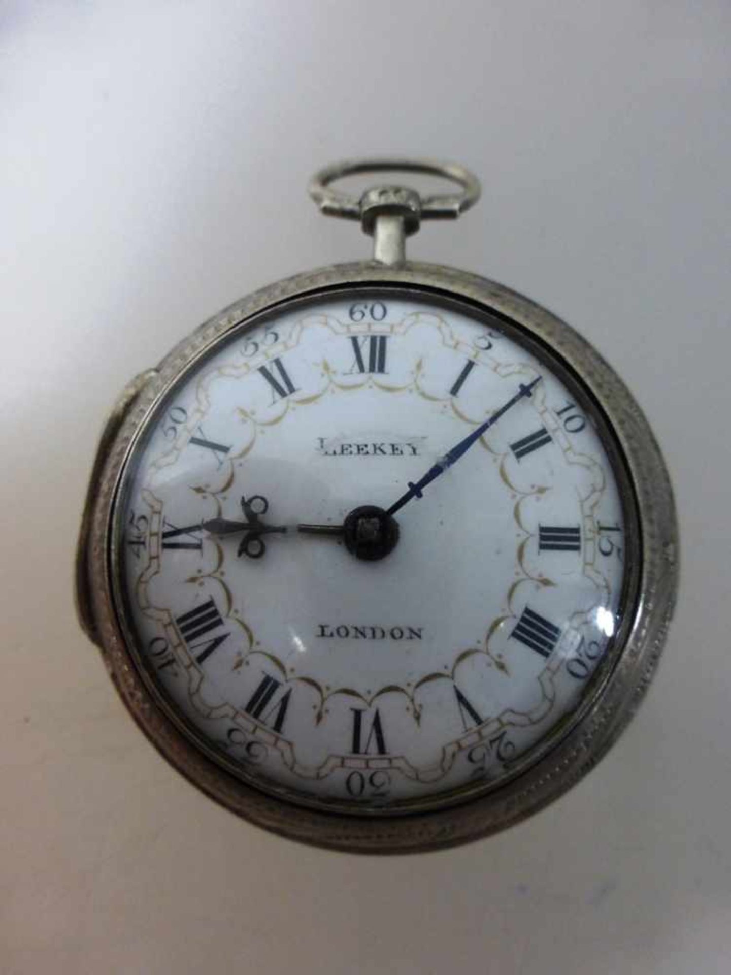 Silberne Spindeltaschenuhr, England um 1800, Übergehäuse Silber, sign. Samson Leekey /London, d.