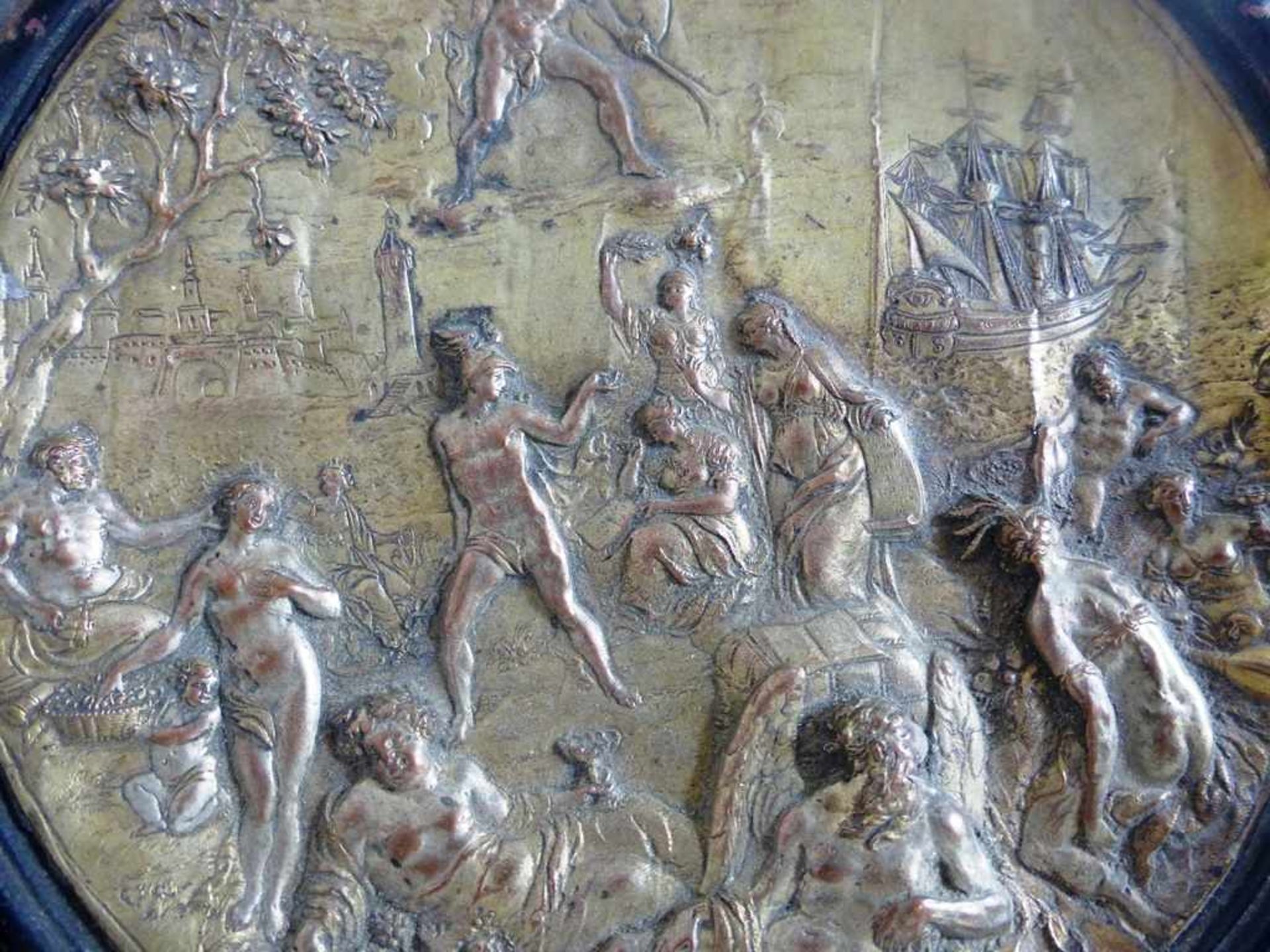 Medaillon um 1800, Messingblech, verschiedene Götter wie Hermes, Bacchus u.a. vorStadtansicht mit - Bild 2 aus 2
