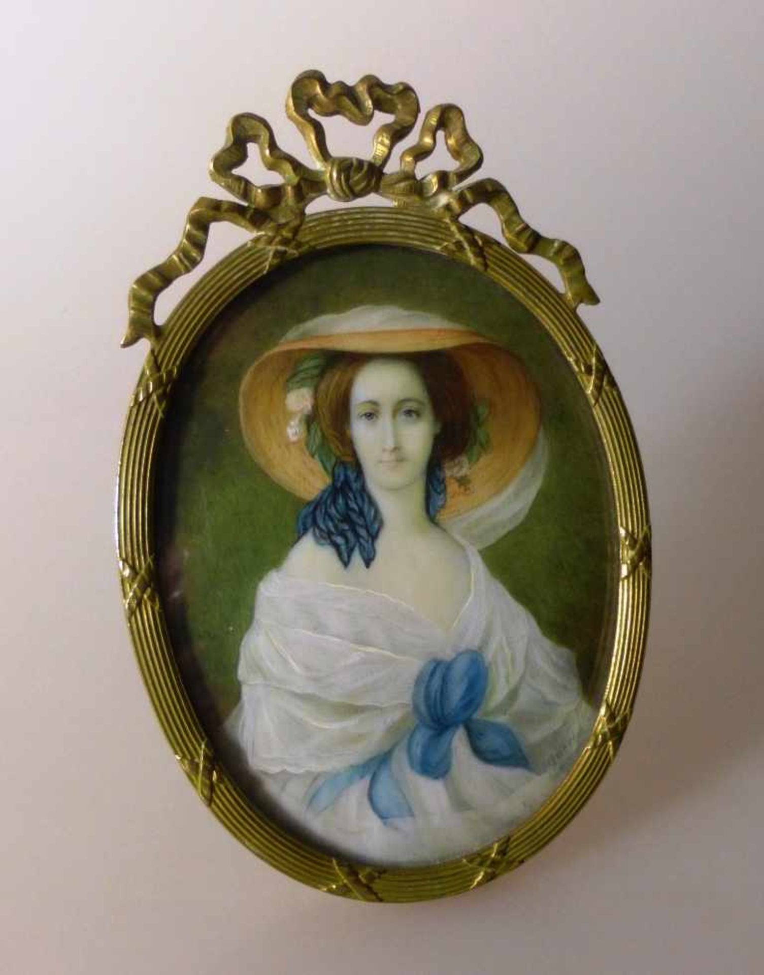 Miniatur, Gouache / Bein, 19.Jh., Kaiserin Eugenie von Frankreich im weißen Kleid und blauen