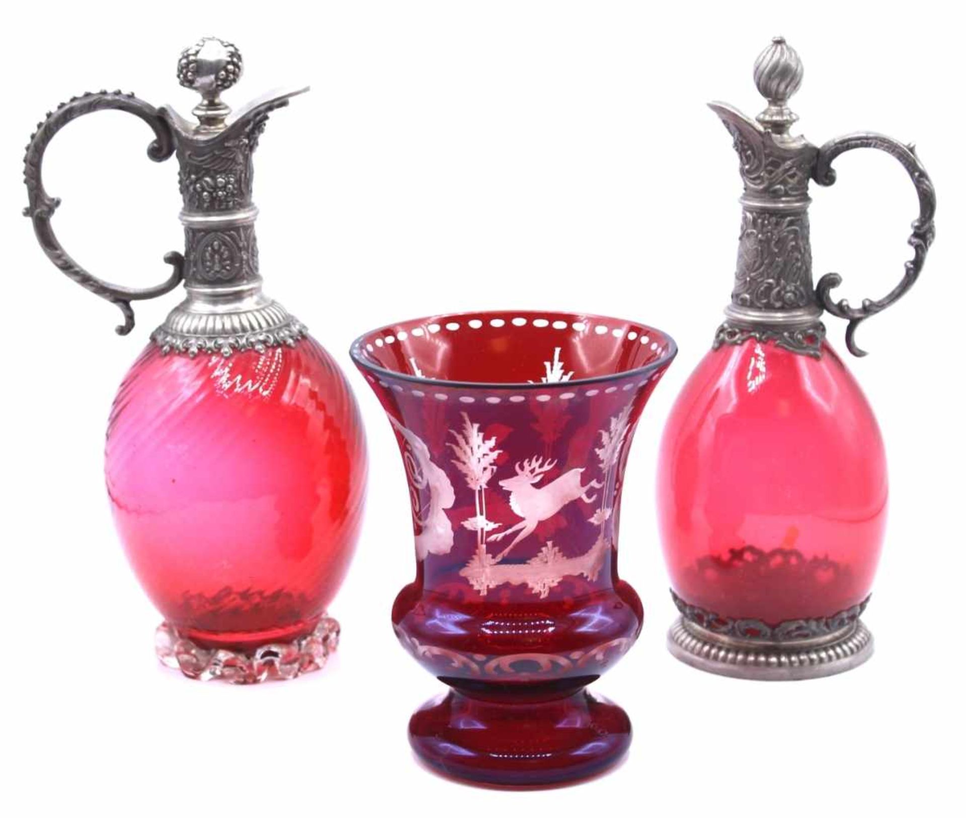 Lot Glas - 20.Jahrhundert farbloses Glas rubiniert, teilweise geätzt, bestehend aus: 2 Karaffen