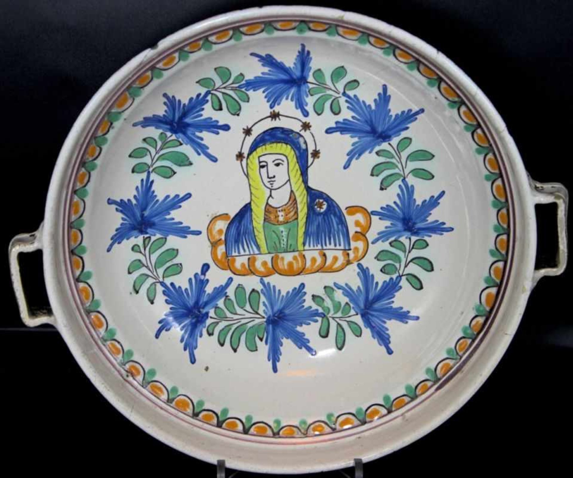 Henkelschale - 19.Jahrhundert Keramik glasiert und bunt bemalt, zentrale Mariendarstellung,