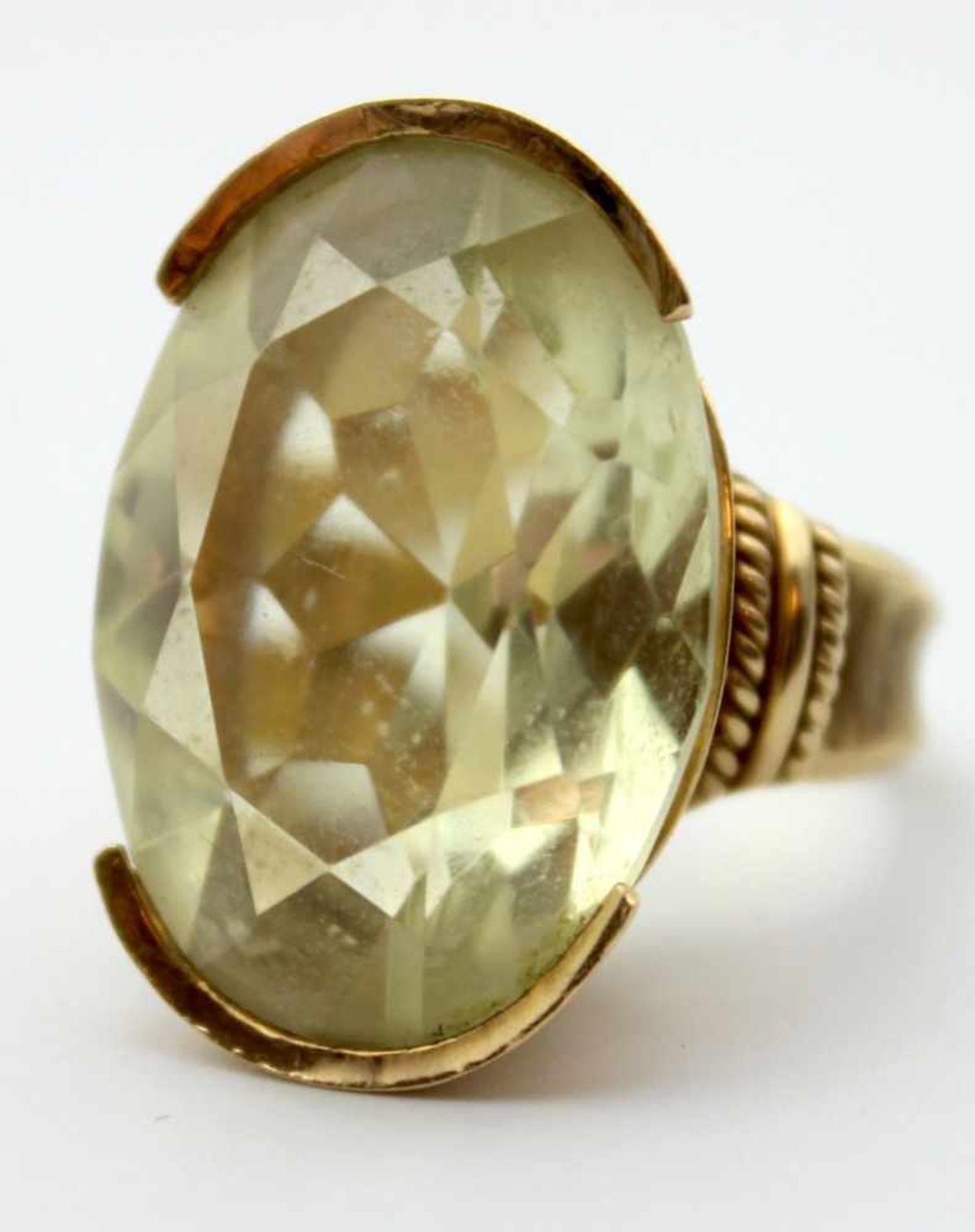 Goldener Designerring mit ovalem Citrin (24x18 mm), Gelbgoldfassung gest. 18 K, Ringgröße 53,