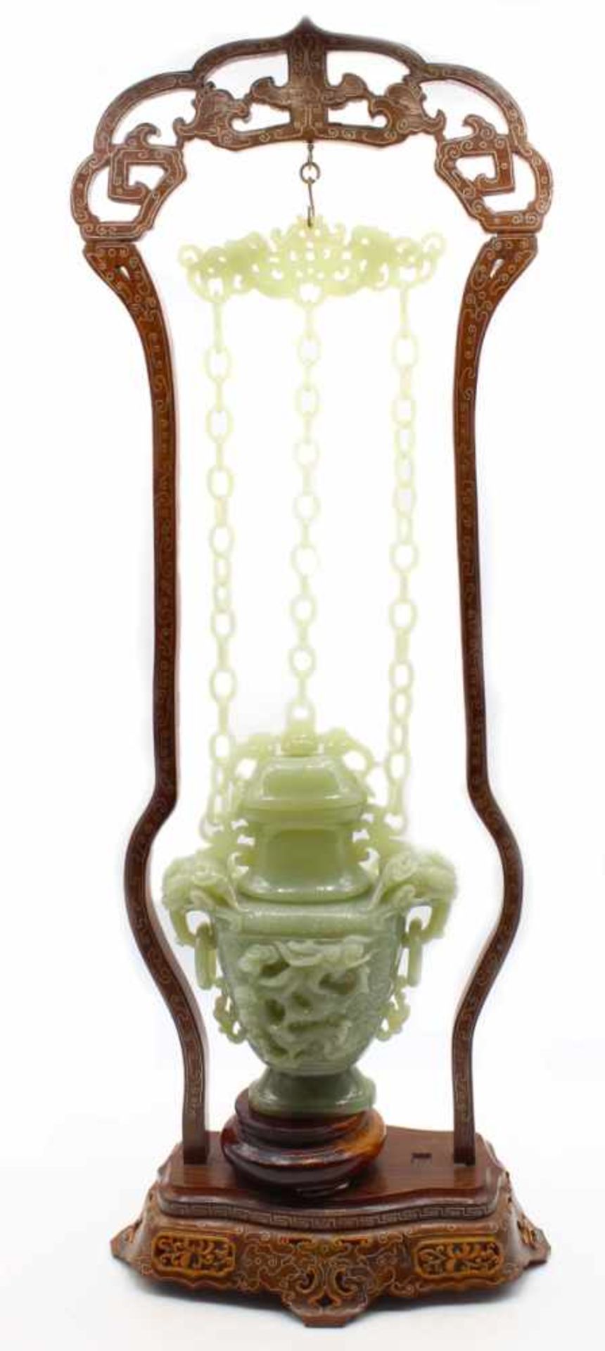 Tischschmuck - China 20.Jahrhundert wohl Jade, Vase beschnitten mit floralem Dekor, Schauseiten