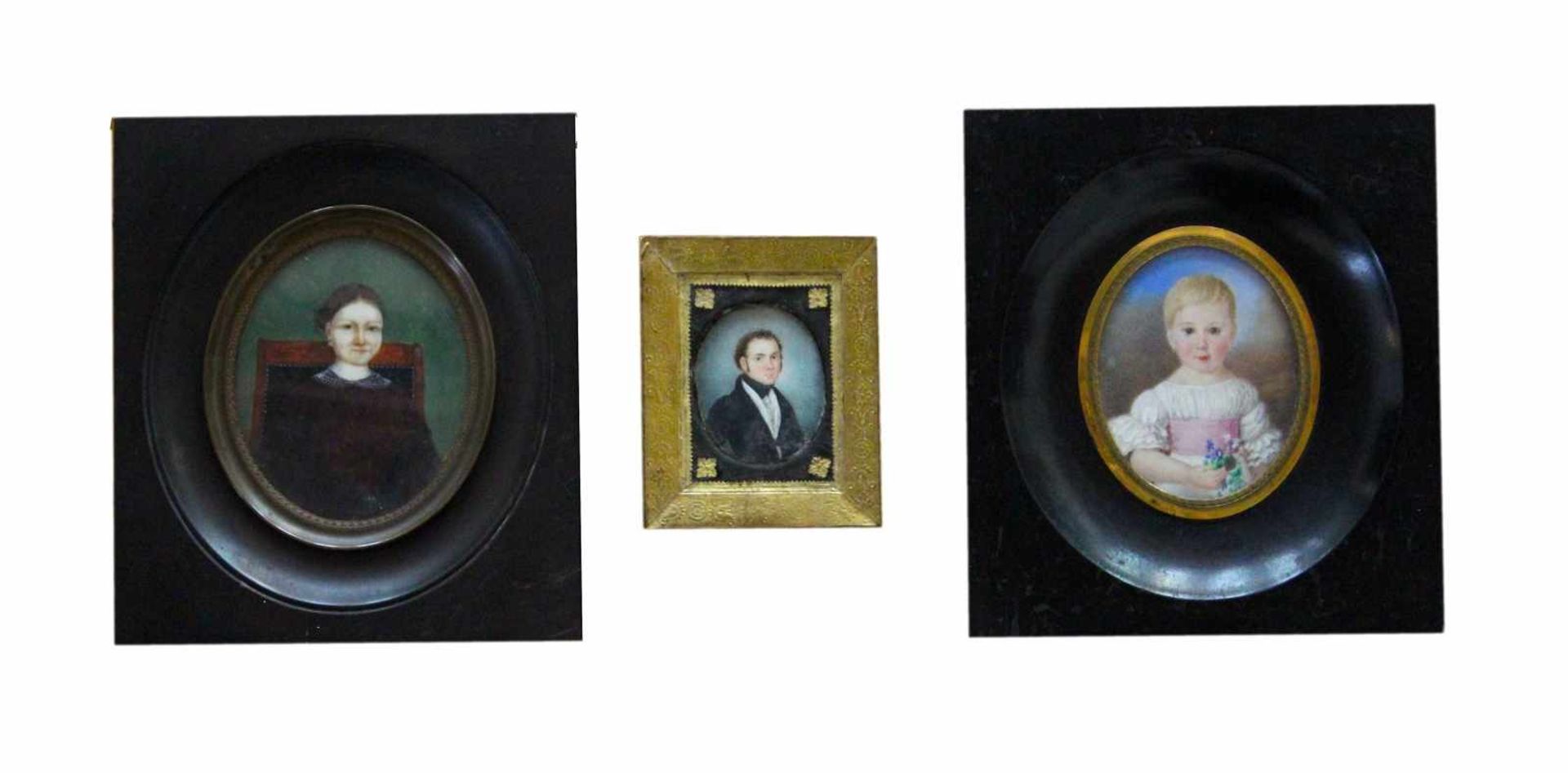 Lot Miniaturen - 19.Jahrhundert "Bildnisse", unsigniert, Länge Darstellung 4,5 bis 8 cm, Rahmen, 3