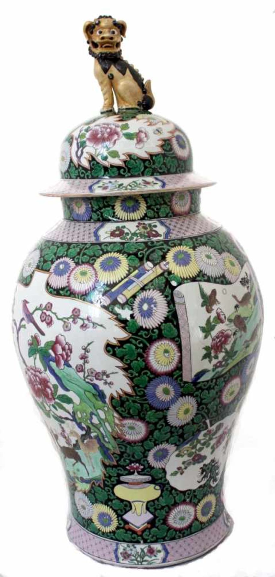 Große Bodenvase - wohl China um 1900 famille verte, Porzellan bunt bemalt und dekoriert mit floralem