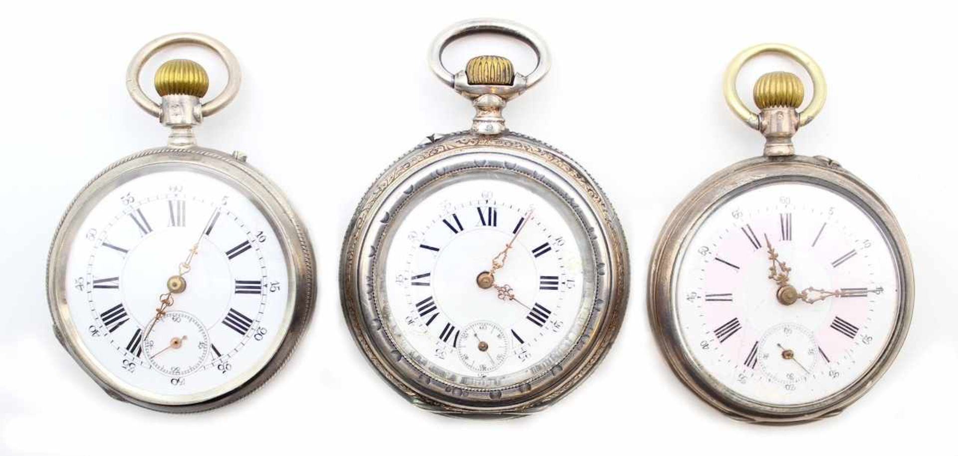 Lot offene Damentaschenuhren - nach 1900 im 800er Silbergehäuse, Emailzifferblätter mit röm. Zahlen,