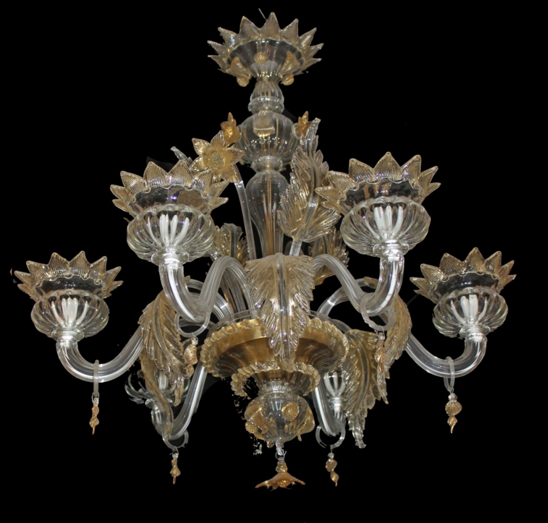 Lampe im klassischen venezianischen Stil Blumendekor, farbloses Glas und durch goldene Profile und