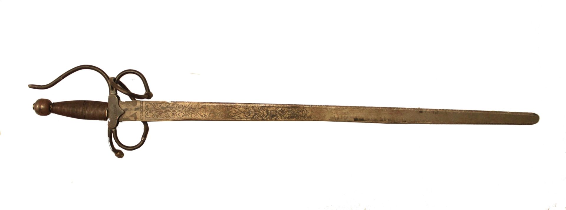 Schwert - im Stil des 17.Jahrhunderts Spanien 20.Jahrhundert, bez. Toledo, Griff mit Eisengeflecht