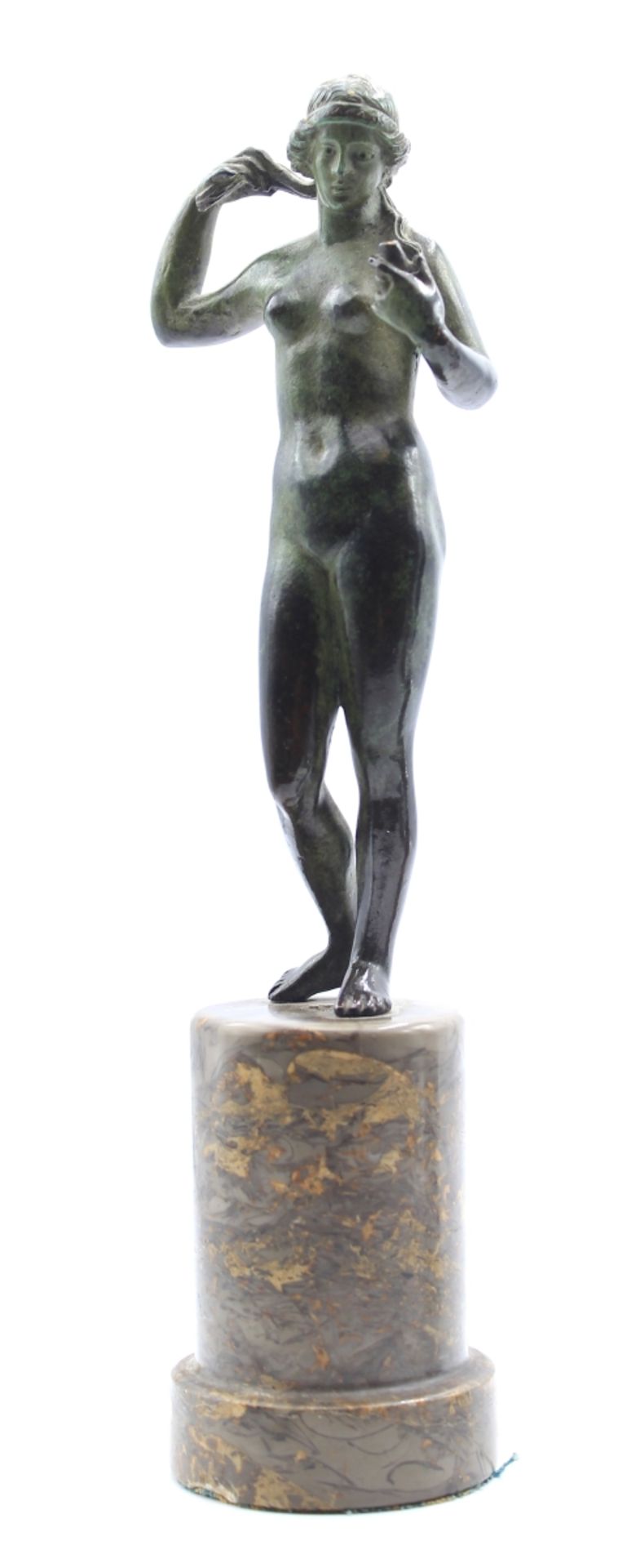 Statuette - nach römischen Vorbild "Venus, das Haar ordnend", Bronze, grün patiniert, unsigniert,