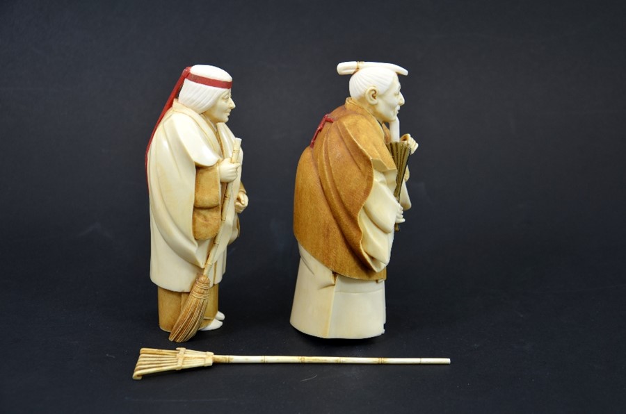 λ A pair of 19th century Japanese carved ivory okimonos - Image 4 of 5