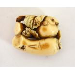 λ A Japanese carved ivory netsuke