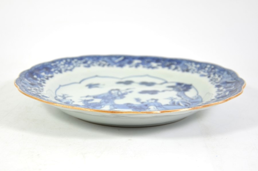 A Chinese blue and white plate, Kangxi or later - Image 2 of 4