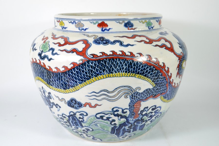 A Chinese polychrome jardiniere - Image 4 of 6