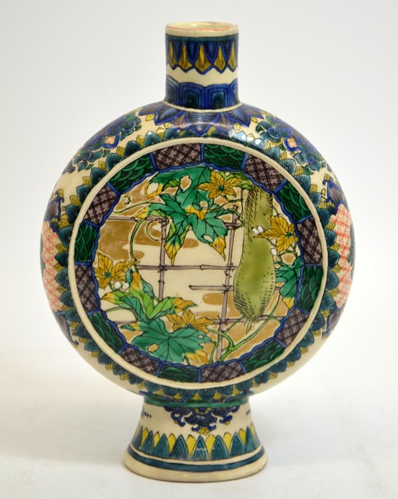 A Japanese Kutani moonflask, Meiji, circa 1890 - Image 3 of 5