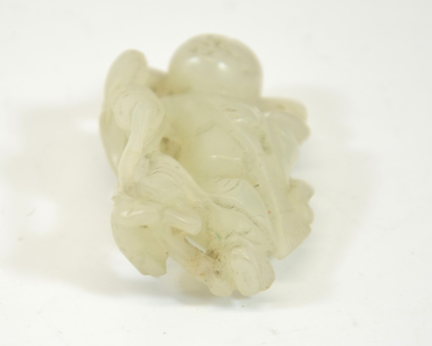 A Chinese jade carving of a boy with broom - Image 3 of 4