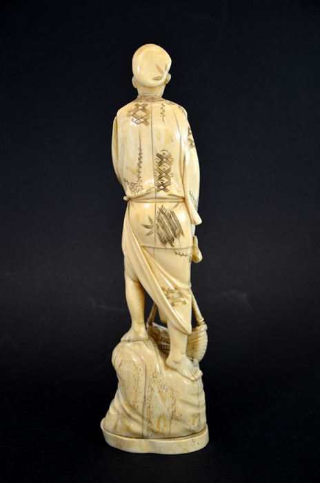 λ A 19th century Japanese carved ivory okimono, Meiji - Image 3 of 5