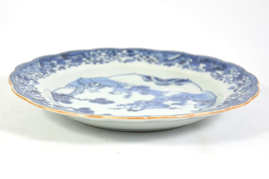 A Chinese blue and white plate, Kangxi or later - Image 3 of 4