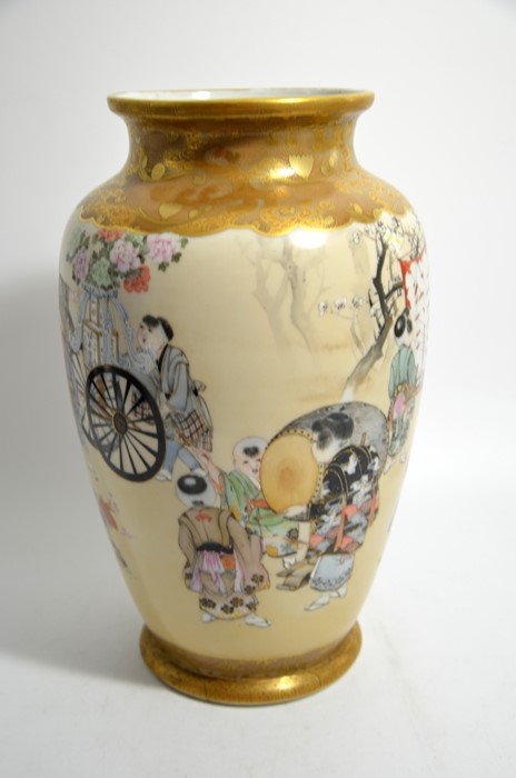 A large Japanese porcelain vase, Meiji - Image 4 of 5