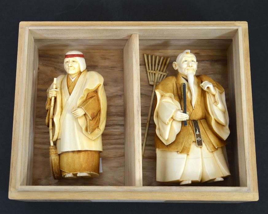 λ A pair of 19th century Japanese carved ivory okimonos - Image 5 of 5