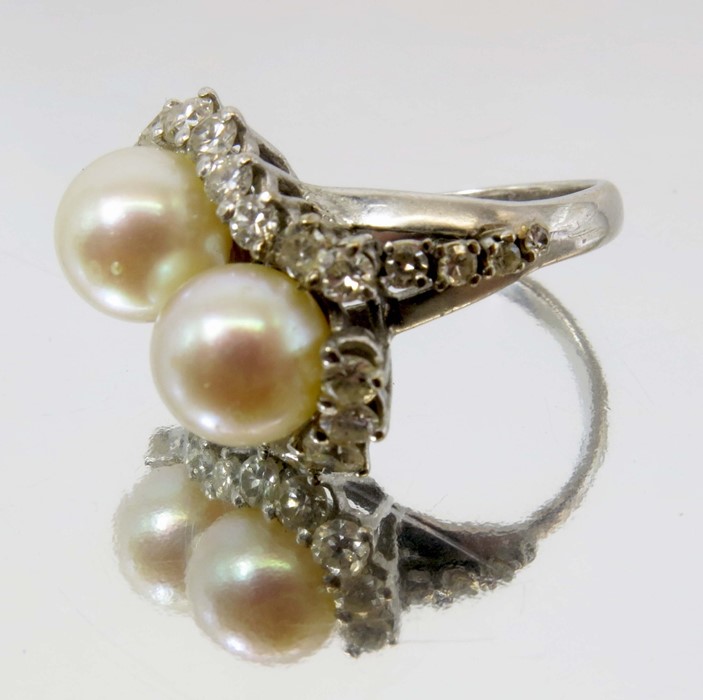 A pearl and diamond ring, set in 18 carat white gold - Image 2 of 3