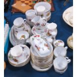 Royal Worcester Evesham pattern dinner and tea war