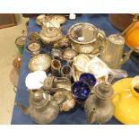 Assorted electroplate including sweetmeat dishes,