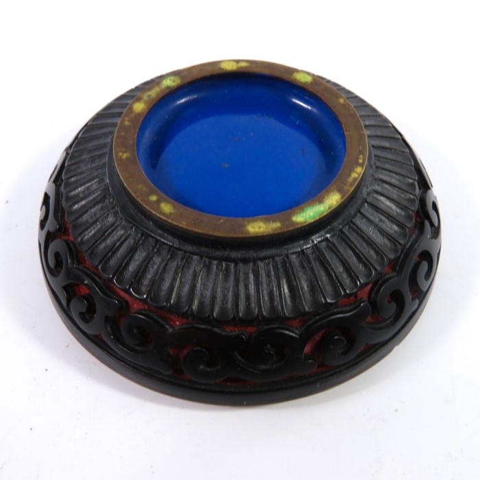 A Chinese cinnabar lacquer enamel box - Image 3 of 5