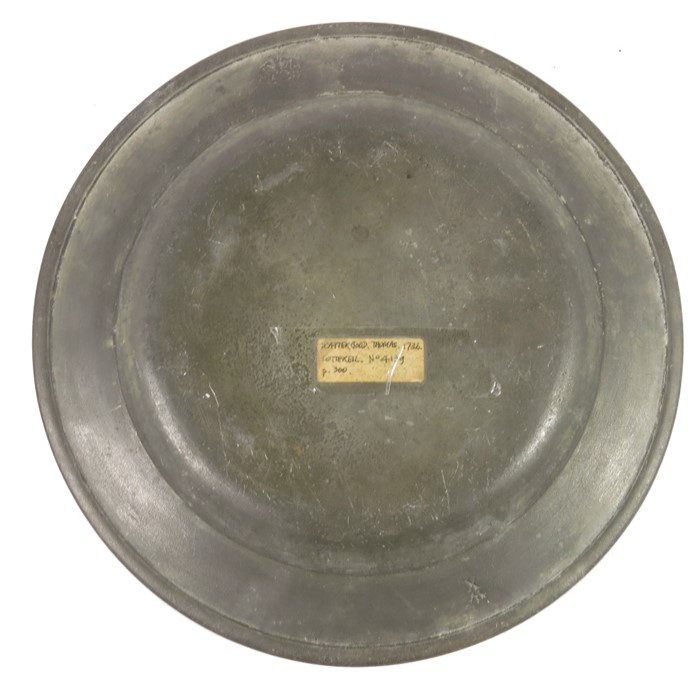 A George II pewter plain rimmed plate, Thomas Scattergood (Cotterell 4139), circa 1736 - Image 2 of 3