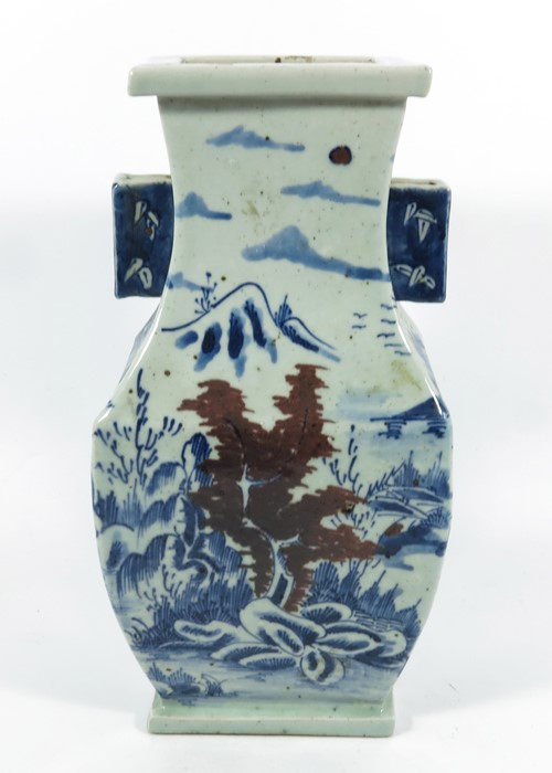 A Chinese blue and white vase - Image 2 of 6