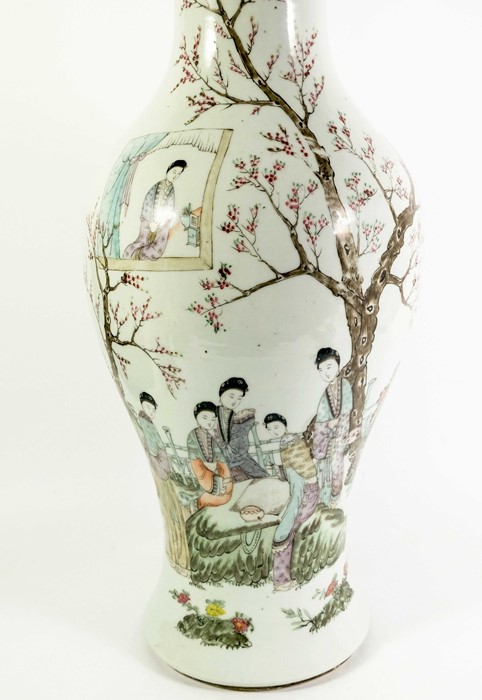 A large Chinese Export Famille Verte 棠尊 Haitangzun vase - Image 5 of 6