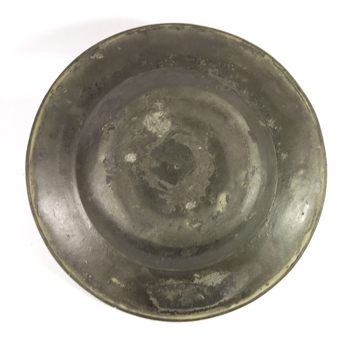 A Charles II pewter broad rimmed dish - Image 3 of 3