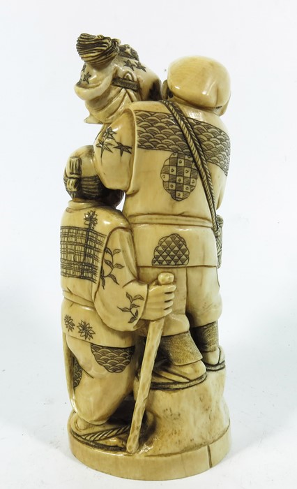 A 19th century Japanese ivory okimono - Image 3 of 5