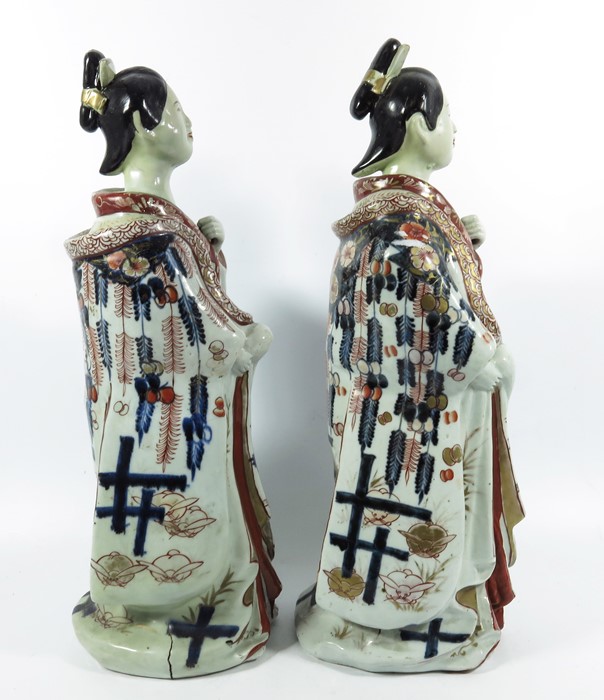 A large pair of Japanese Imari figures - Image 4 of 6