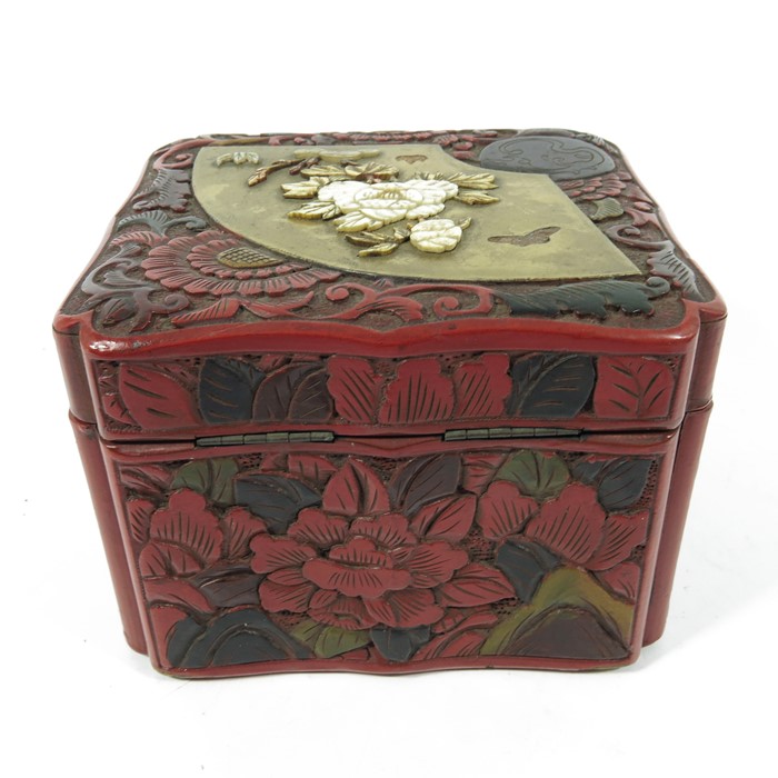 A Japanese lacquer and Shibayama box - Image 4 of 6