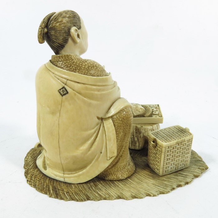 A 19th century Japanese ivory okimono - Image 3 of 6