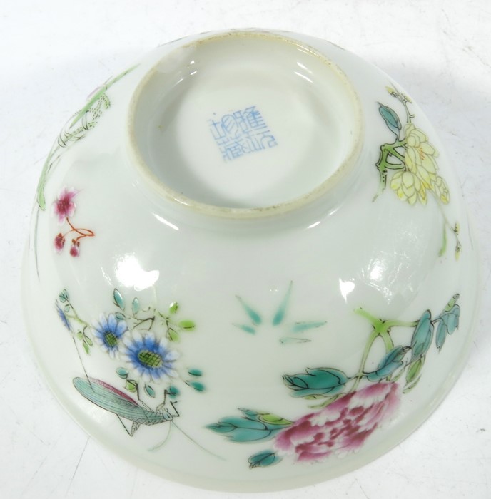 A Chinese famille rose bowl - Image 5 of 6